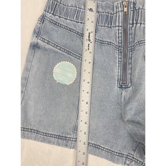 Wallflower Womens Mid Rise Jean Short Size 13 Elastic Waist Front Zip​ - Picture 8 of 10